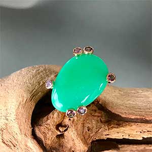 Chrysoprase on photos are stunning