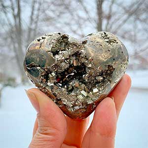 Pyrite Meaning and Crystal Healing Properties.