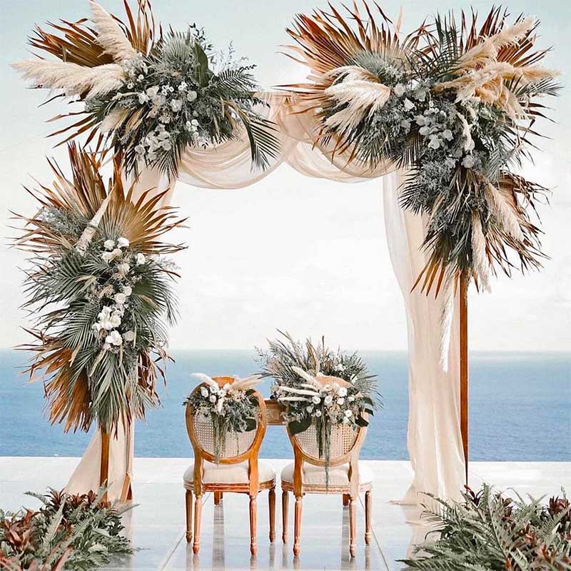 Top 13 Reasons to Have Your Beach Wedding