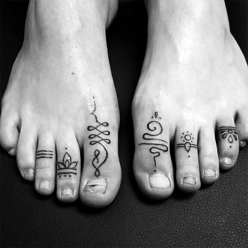 Toe Ring Tattoos