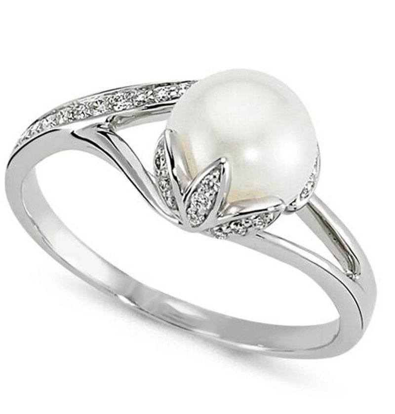 White Gold Pearl Ring